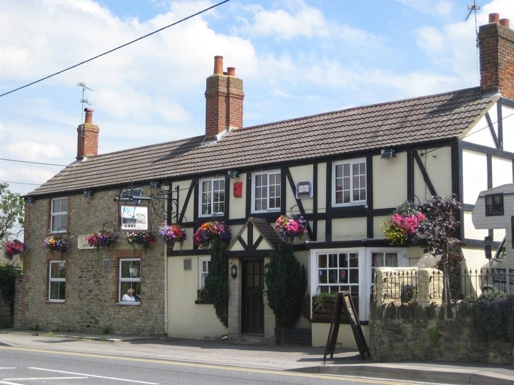 The Plough Inn Highworth Екстер'єр фото