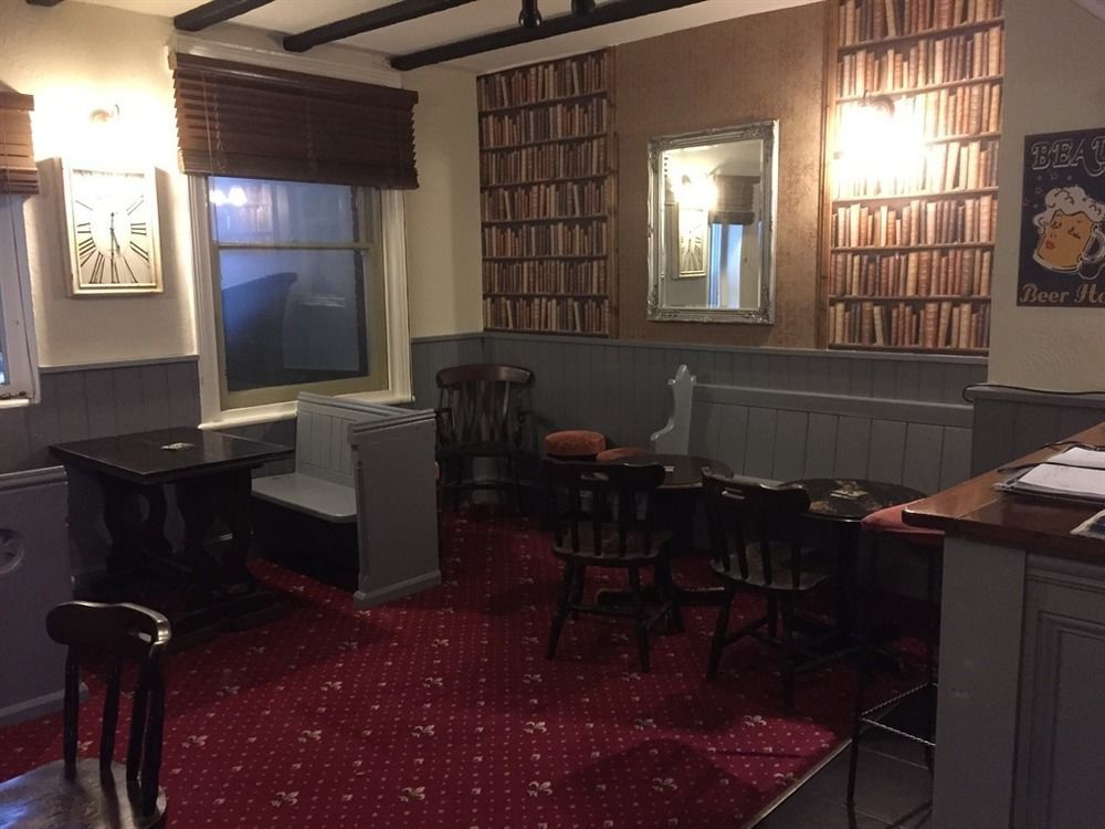 The Plough Inn Highworth Екстер'єр фото